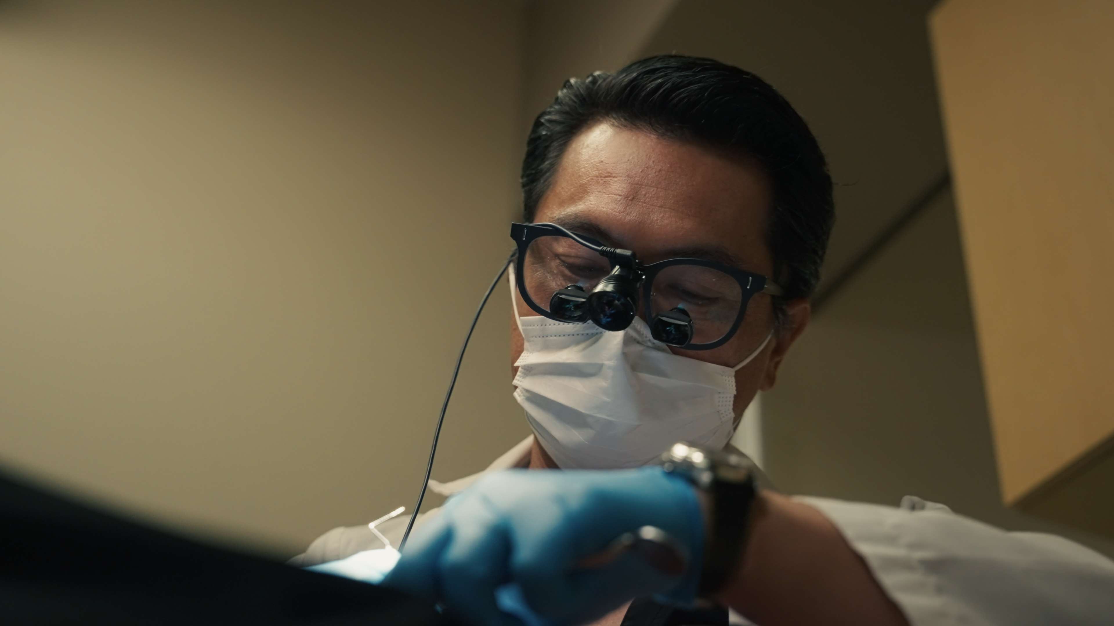 Immediate-load dental implants â€” same-day fixed teeth protocol